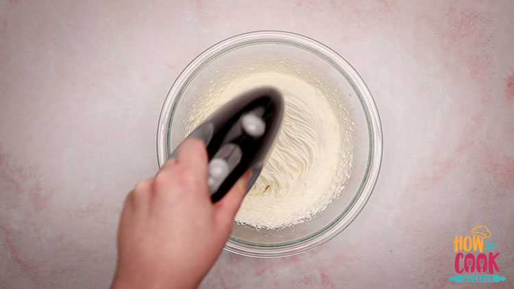 How do you make whipped cream from scratch