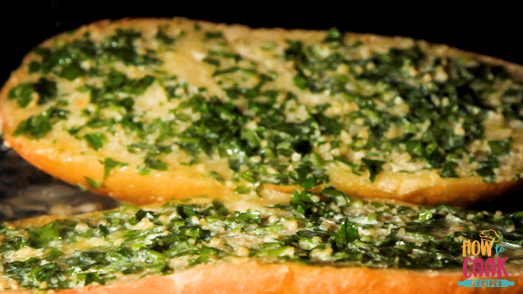 What goes good on garlic bread