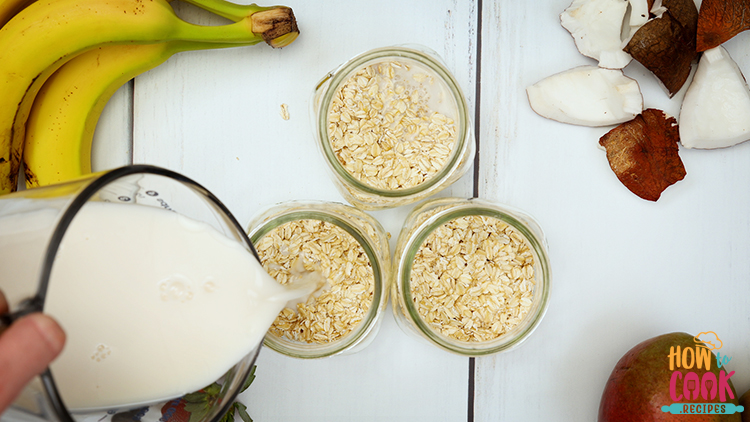 How do you make overnight oats from scratch